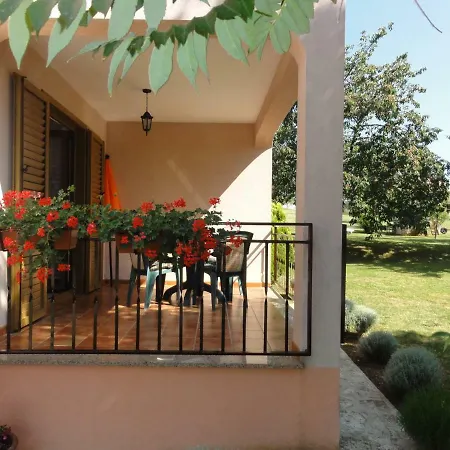 Marcella Apartamento Funtana